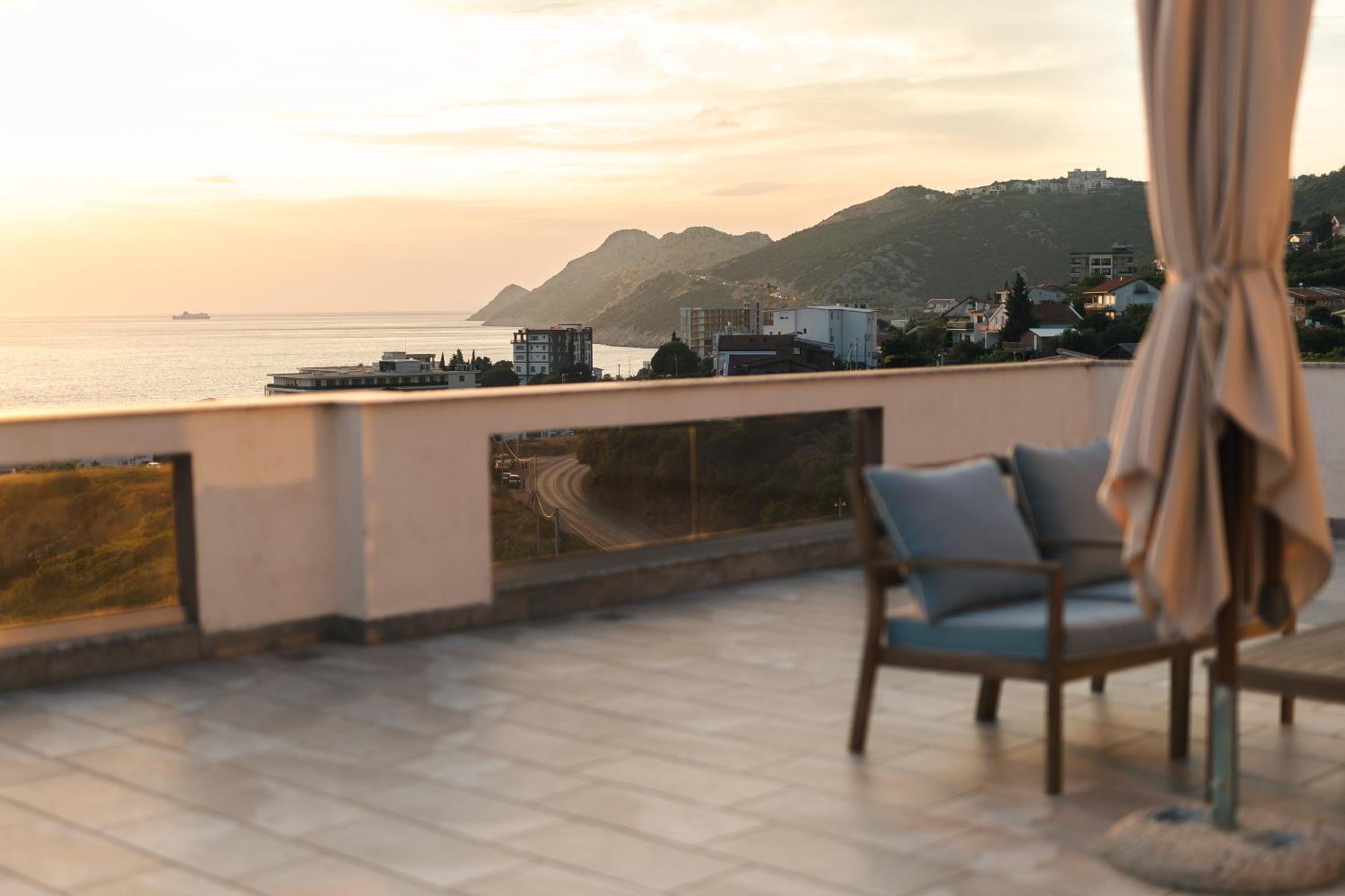 Lux Hotel M Dobra Voda Exterior photo
