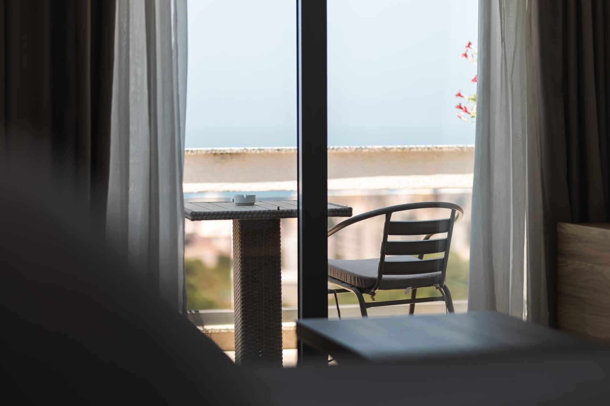 Lux Hotel M Dobra Voda Exterior photo